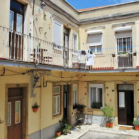 The Back Street Nest Apartment Lisbon