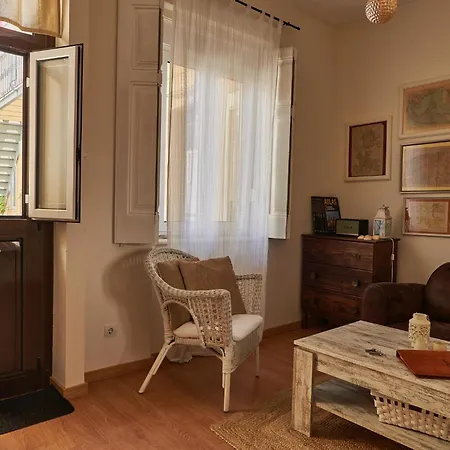 The Back Street Nest * Lissabon