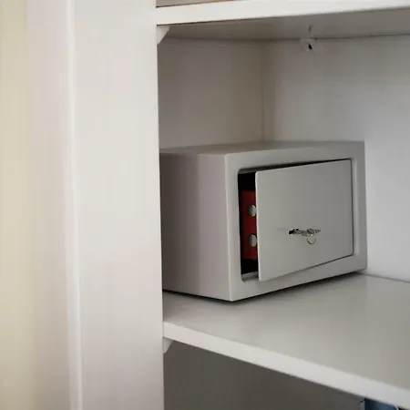 The Back Street Nest شقة *