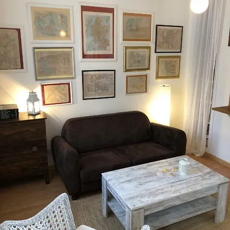 شقة The Back Street Nest *