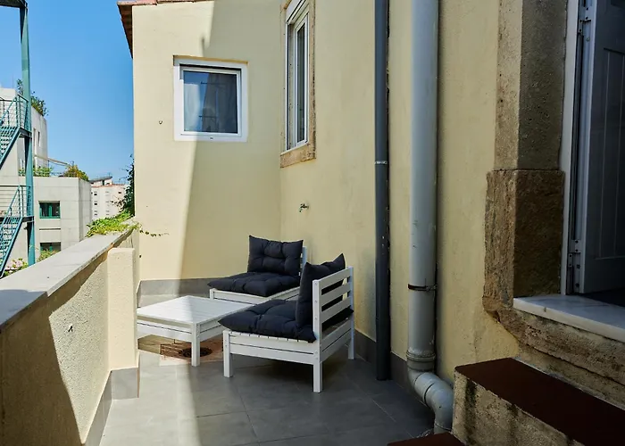 דירה The Back Street Nest
