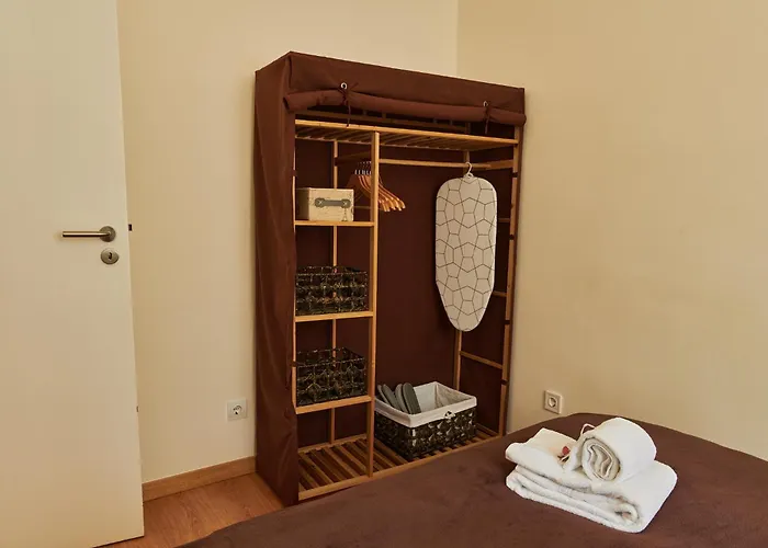 The Back Street Nest ליסבון